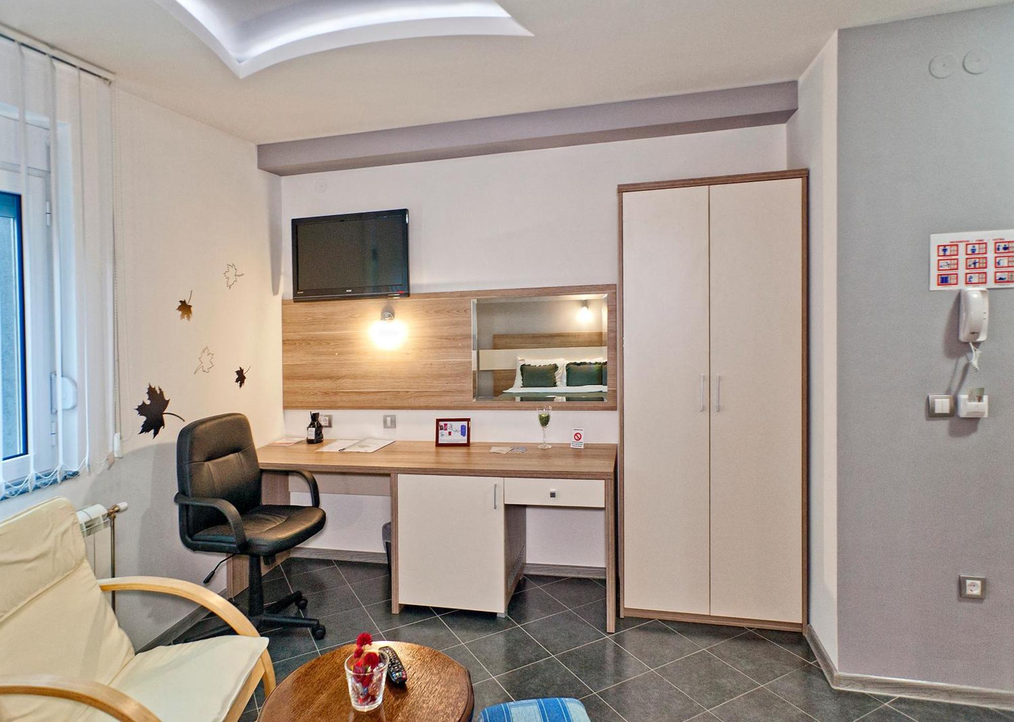 Garni Hotel Lama Крагуевац Экстерьер фото