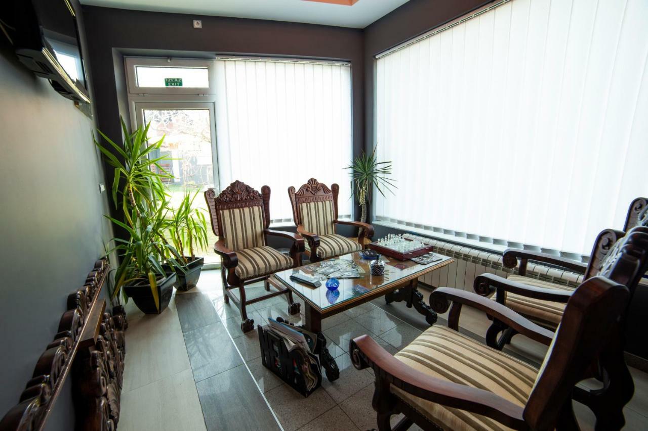 Garni Hotel Lama Крагуевац Экстерьер фото